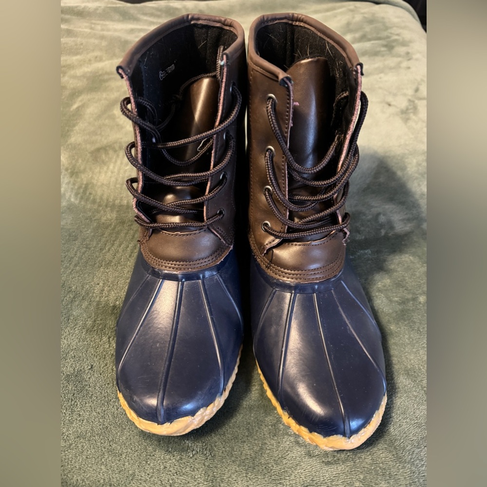 Like New ThermoLite Boots Ladies size 11